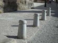 Pivotes cilíndricos habituales. Albaicín.